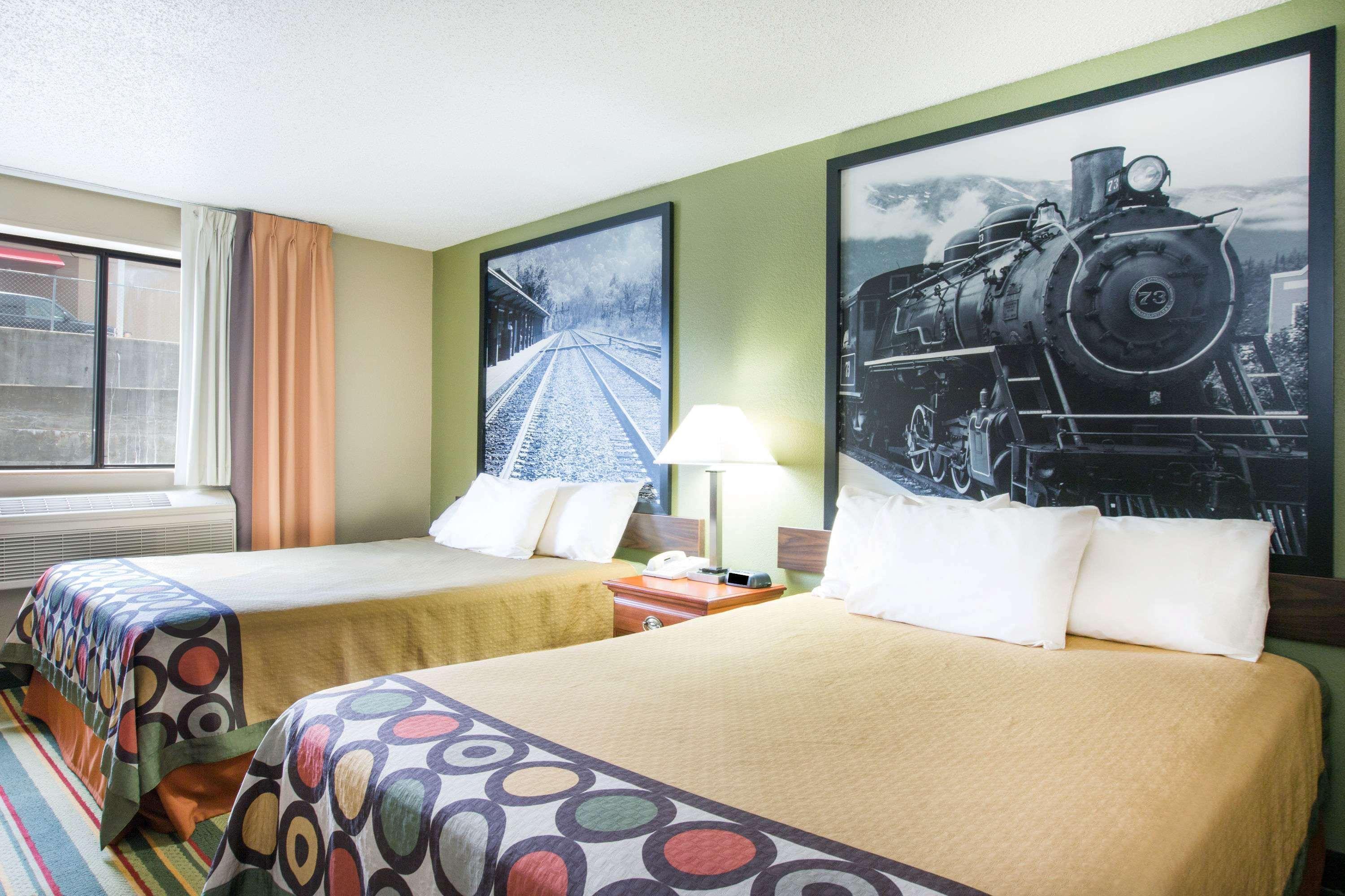 Super 8 By Wyndham Beckley Hotel Exterior photo