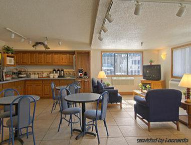 Super 8 By Wyndham Beckley Hotel Exterior photo