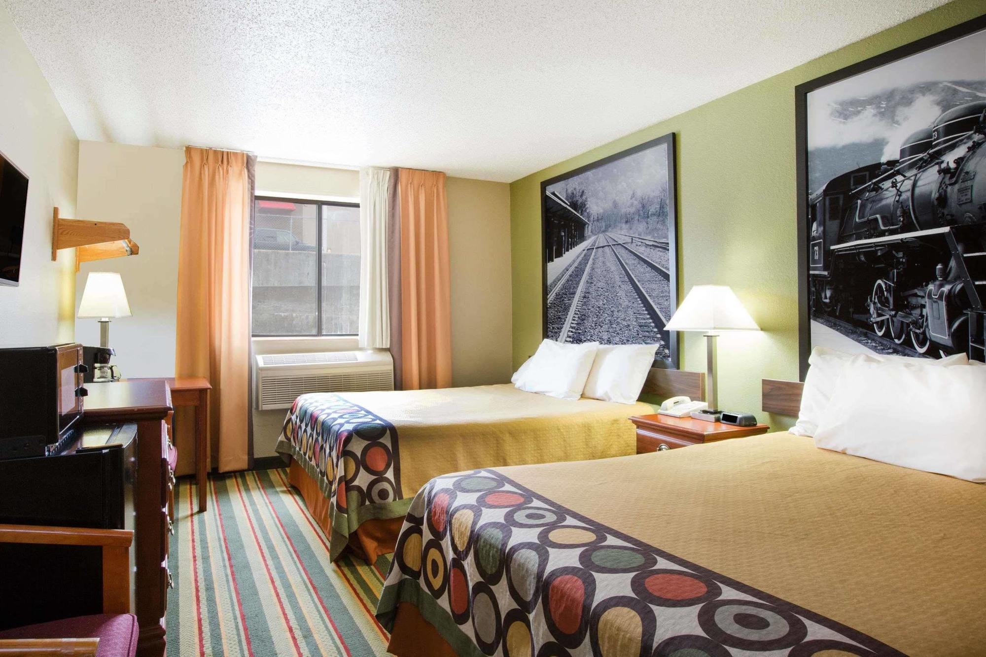 Super 8 By Wyndham Beckley Hotel Exterior photo